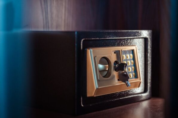 Electronic gun safe with key and digital keypad
